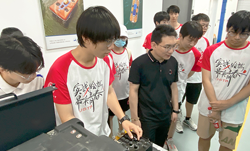 北京科技大学暑期社会实践团来访博雅工道